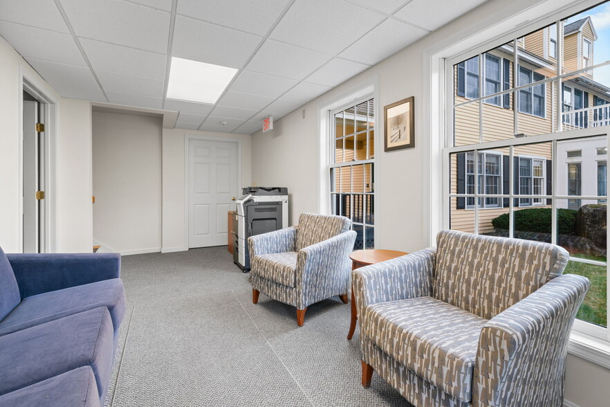 360 State Route 101, Bedford, NH à vendre - Photo du bâtiment - Image 3 de 26