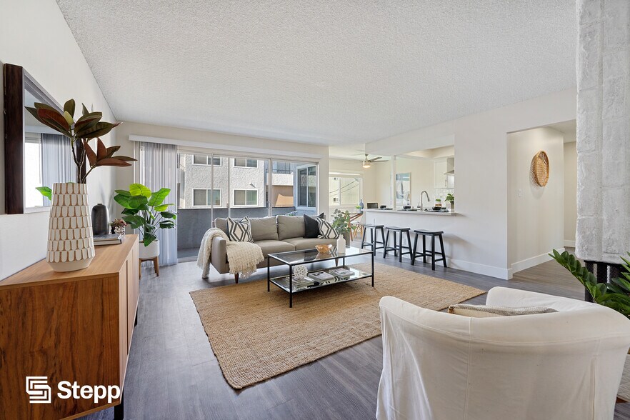 425 Coronado Ave, Long Beach, CA à vendre - Photo du bâtiment - Image 3 de 10