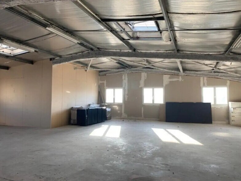 Office in Baillargues for lease - Interior Photo - Image 3 of 7