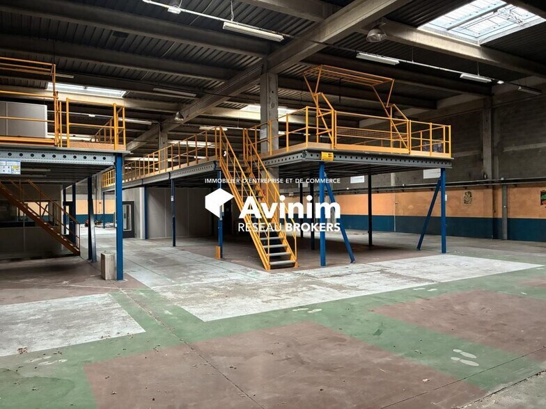 Industrial in Vitrolles for lease - Interior Photo - Image 3 of 9