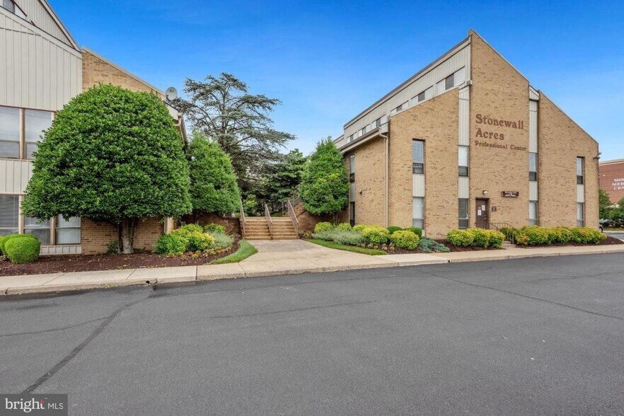 8569-8573 Sudley Rd, Manassas, VA à vendre - Photo du bâtiment - Image 2 de 7