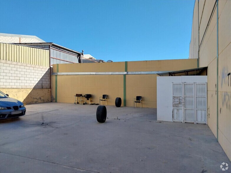 Calle del Barrio de la Estación, Yeles, Toledo à vendre - Photo du bâtiment - Image 2 de 2
