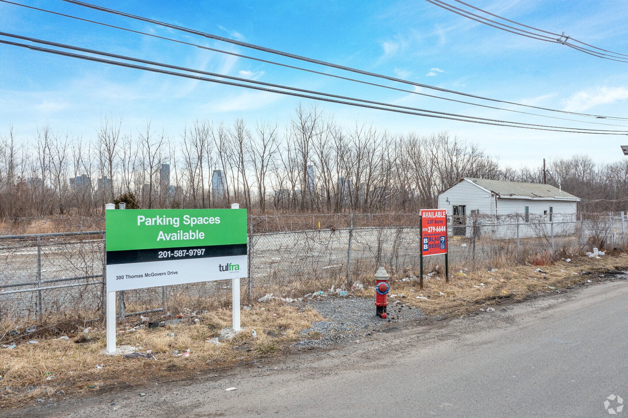 300 Thomas McGovern Dr, Jersey City, NJ à louer Photo du bâtiment- Image 1 de 18