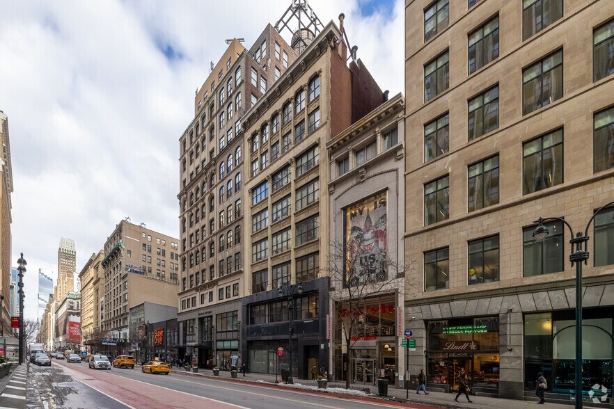 15 W 34th St, New York, NY à louer - Photo du bâtiment - Image 3 de 20