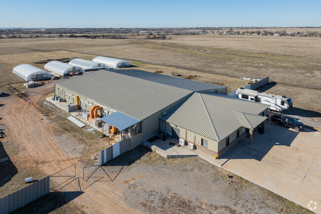 Plus de détails pour 969 Pikes Peak Rd, Chickasha, OK - Industriel à vendre