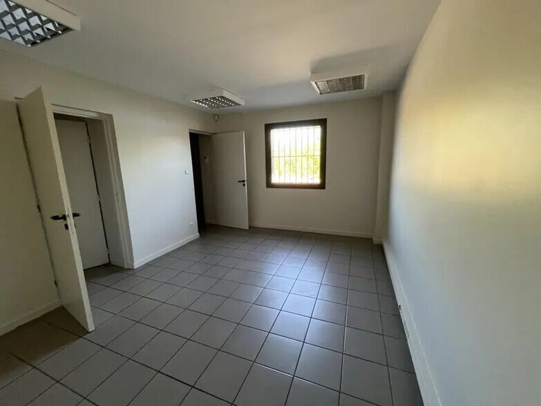 7 Rue Michel Jacquet, Saint-Priest à louer - Photo intérieure - Image 3 de 7