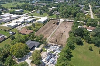 2323 Anders Ln, Kemah, TX for lease Building Photo- Image 2 of 3