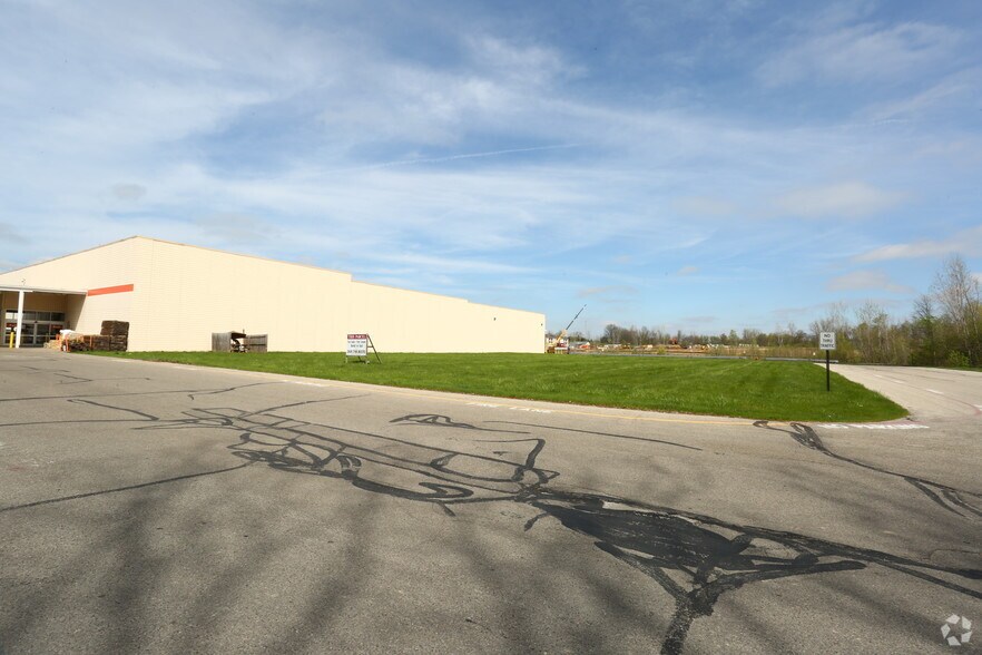 Adj. to 825 E Chicago St, Coldwater, MI à vendre - Photo du bâtiment - Image 2 de 7