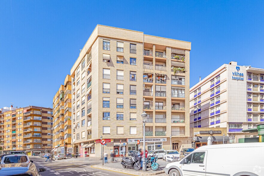 Carrer del Marqués de Campo, 11-13, València, Valencia à louer - Photo du bâtiment - Image 2 de 2