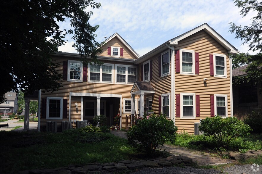 10 Burnside Ave, Congers, NY à vendre - Photo du bâtiment - Image 2 de 48