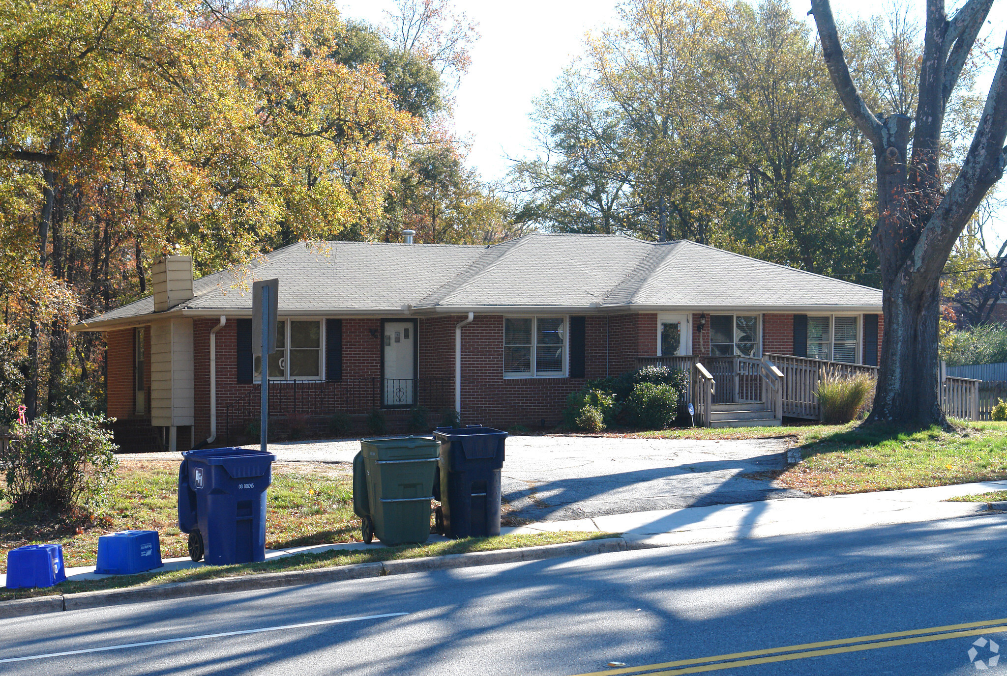 145 N Main St, Alpharetta, GA à louer Photo principale- Image 1 de 15