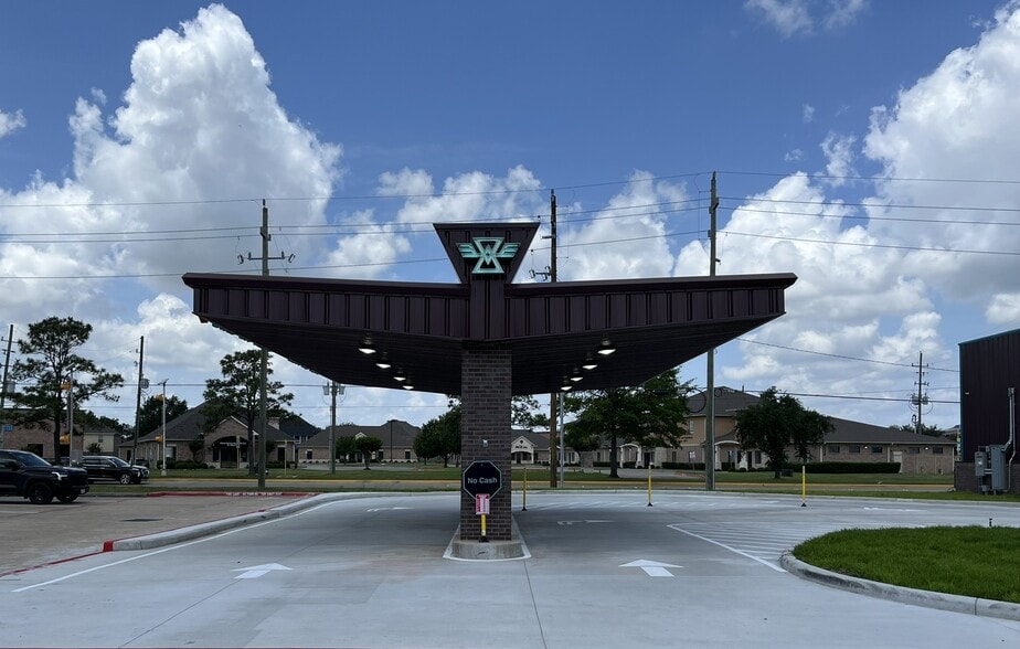 9526 Huffmeister Rd, Houston, TX for sale - Building Photo - Image 2 of 5