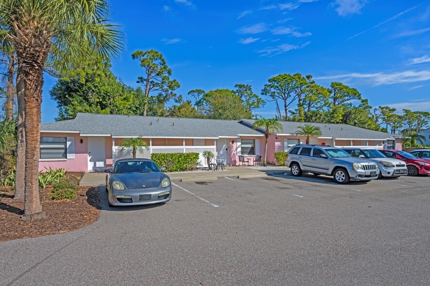 149-181 Old Englewood Rd, Englewood, FL for sale - Primary Photo - Image 1 of 12