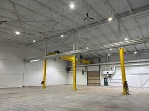 9055 Boul Henri-Bourassa E, Montréal, QC for lease Interior Photo- Image 2 of 7