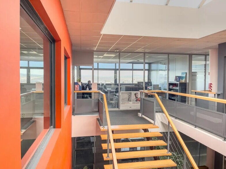 Office in Aix-en-Provence for lease - Building Photo - Image 3 of 21