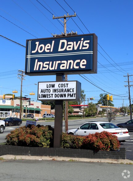 410 S Main St, Graham, NC à louer - Photo du bâtiment - Image 2 de 3