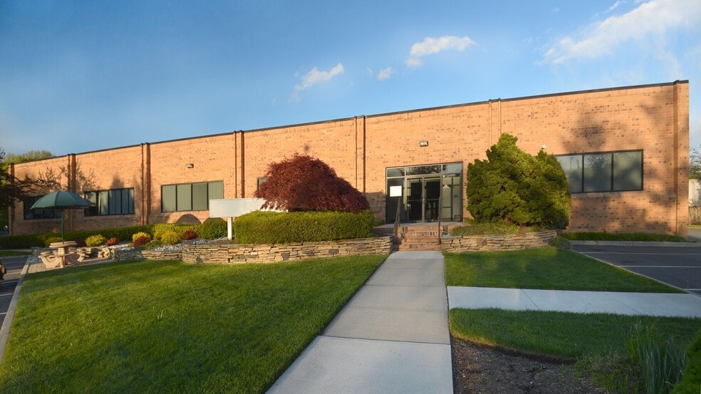 115 Moonachie Ave, Moonachie, NJ for lease - Building Photo - Image 1 of 7