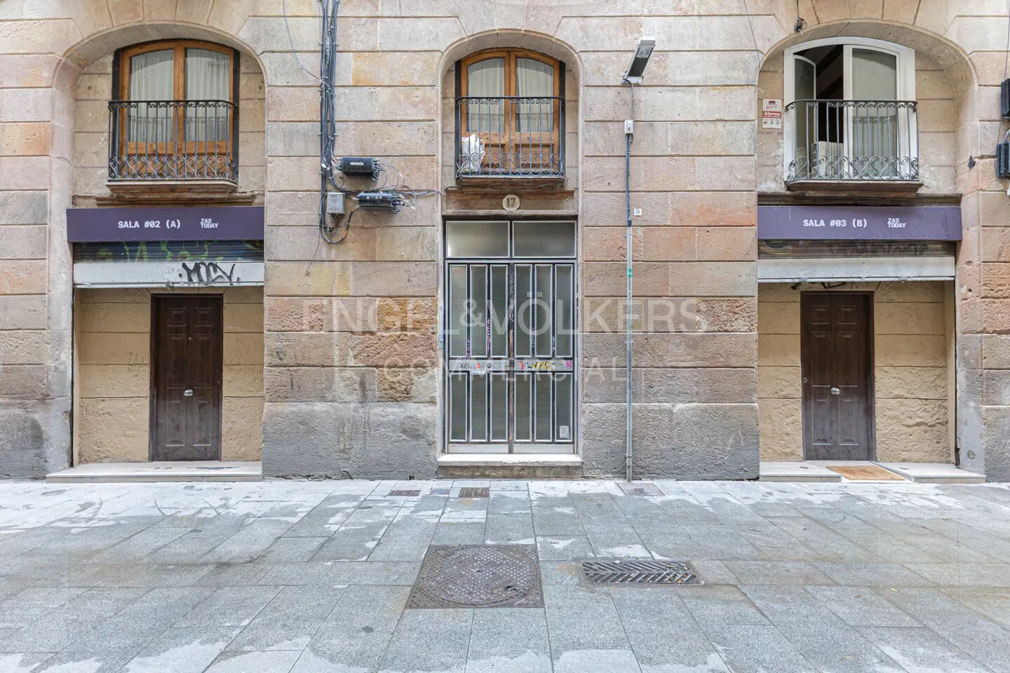 Retail in Barcelona, Barcelona for lease Building Photo- Image 1 of 4