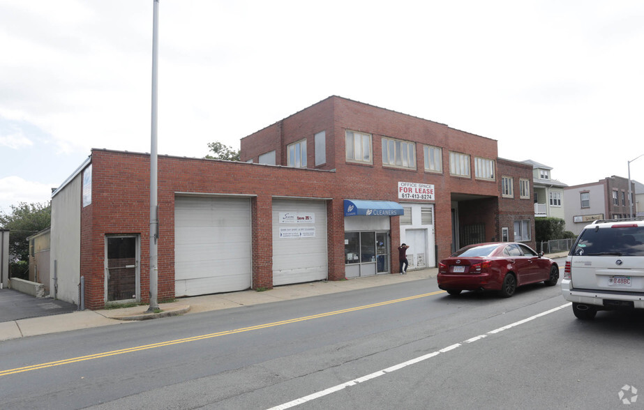 77-79 Ferry St, Everett, MA à vendre - Photo du bâtiment - Image 1 de 1