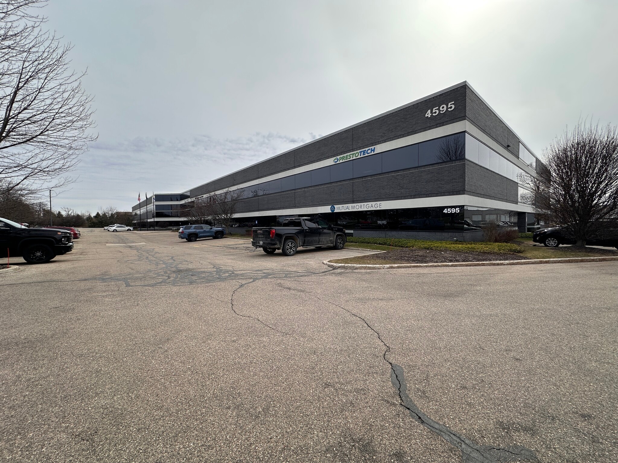 4595 Broadmoor Ave SE, Grand Rapids, MI for lease Primary Photo- Image 1 of 38