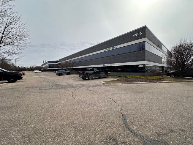 Plus de détails pour 4595 Broadmoor Ave SE, Grand Rapids, MI - Bureau, Industriel à louer