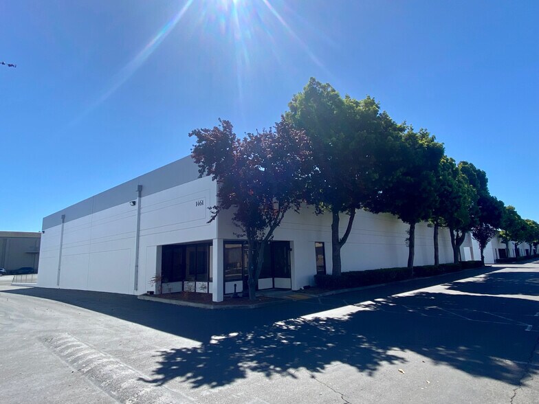 1431-1437 Doolittle Dr, San Leandro, CA à louer - Photo du bâtiment - Image 2 de 5