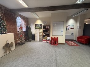 Albert St, Redditch for lease Interior Photo- Image 2 of 6
