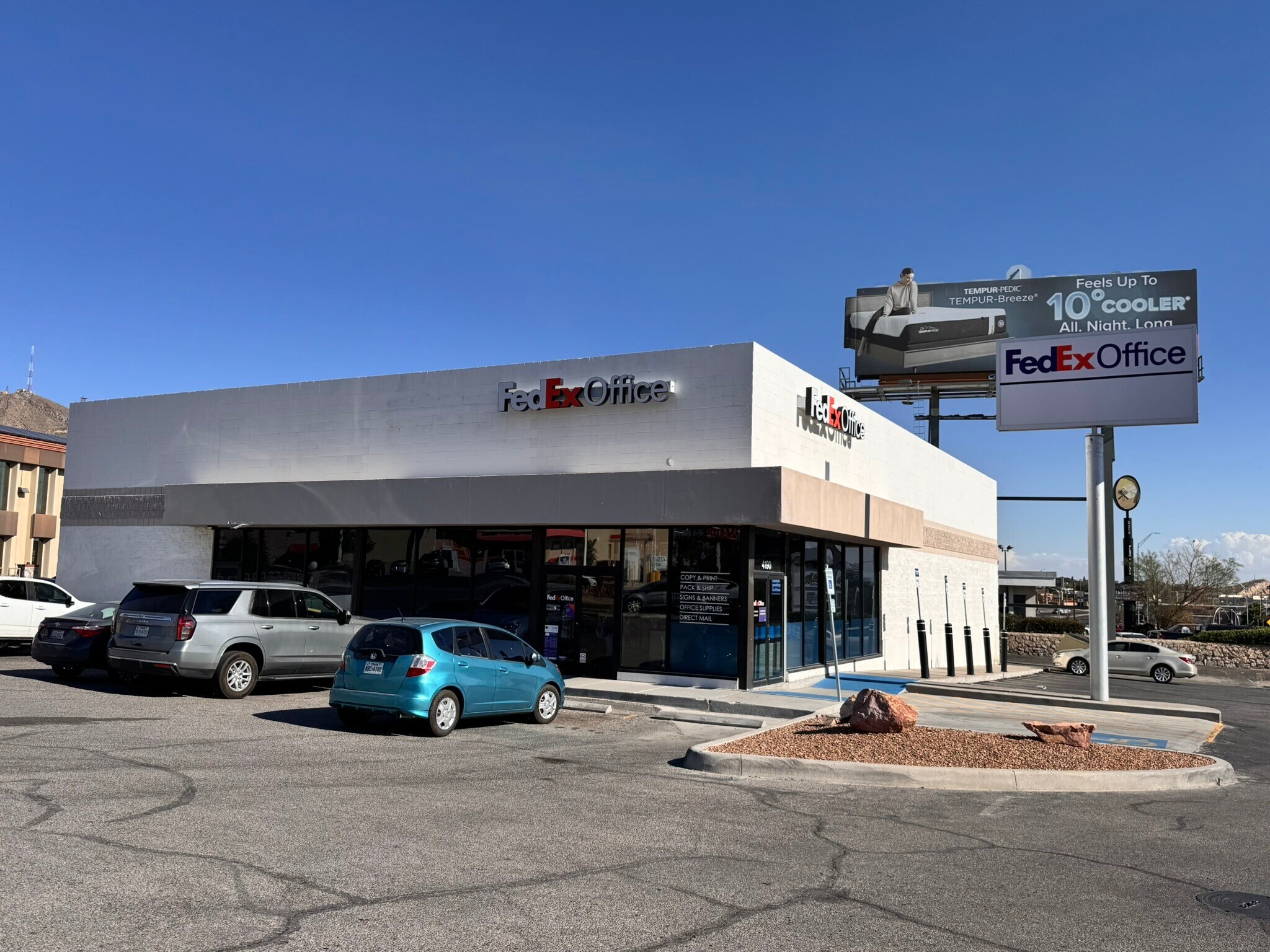 4190 N Mesa St, El Paso, TX à louer Photo du bâtiment- Image 1 de 3