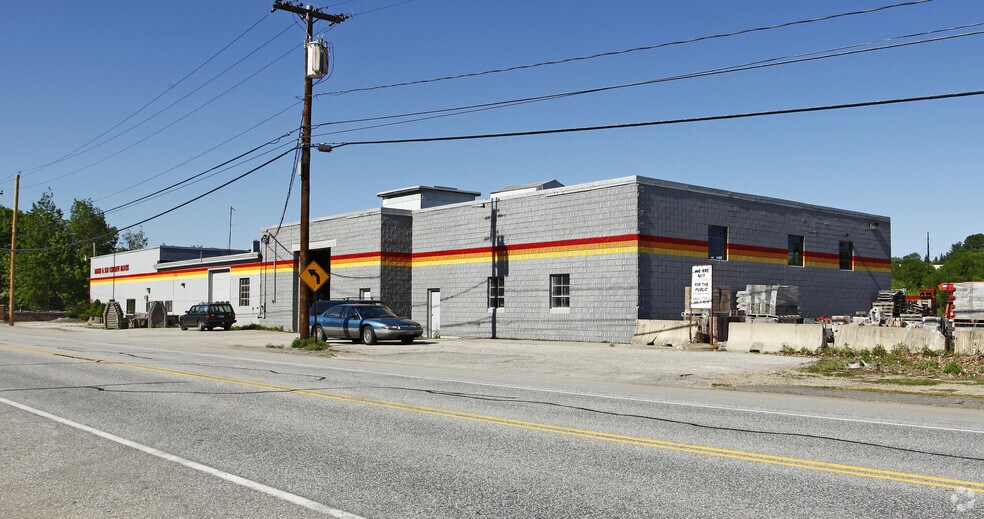 270 Riverside Dr, Auburn, ME for sale - Primary Photo - Image 2 of 3