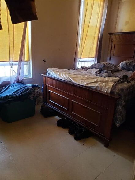 337 MARTIN LUTHER KING JR Dr, Jersey City, NJ for sale - Interior Photo - Image 3 of 7