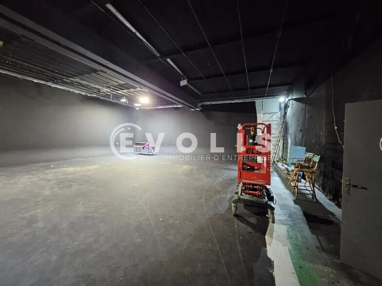 Flex in Ivry-sur-Seine for sale - Building Photo - Image 3 of 25