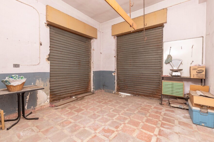 Retail in Santa Fe, Granada for sale - Interior Photo - Image 1 of 10