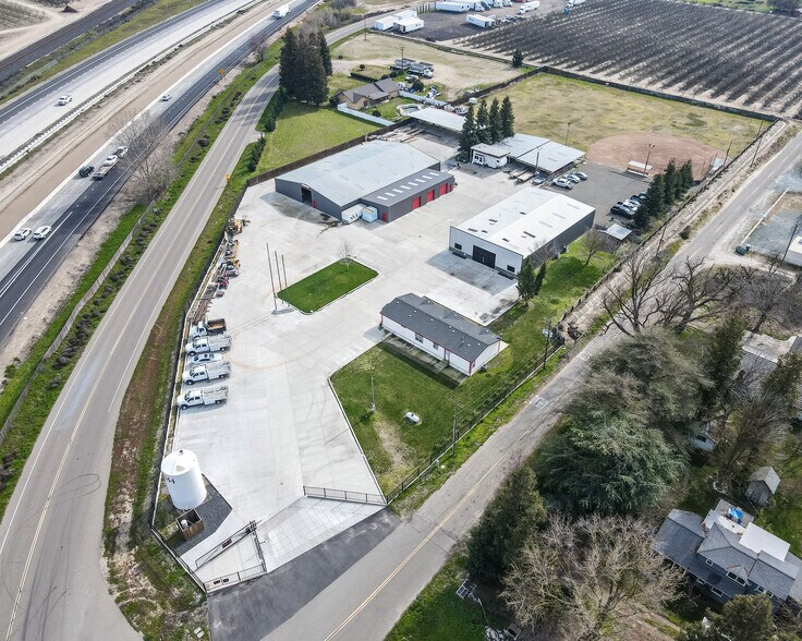 11380 Early Dawn Rd, Turlock, CA à vendre - Photo du bâtiment - Image 2 de 33