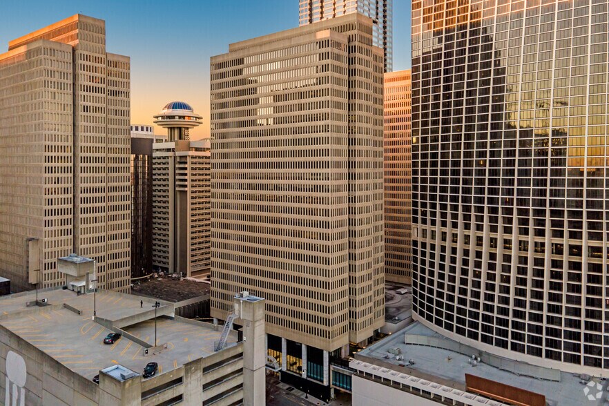 233 Peachtree St NE, Atlanta, GA à louer - Photo du bâtiment - Image 1 de 24