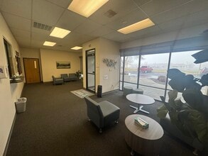 3321 W Kennewick Ave, Kennewick, WA for lease Interior Photo- Image 2 of 9