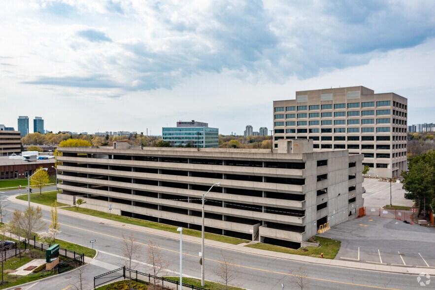 225 Duncan Mill Rd, Toronto, ON à louer - Photo du bâtiment - Image 3 de 15