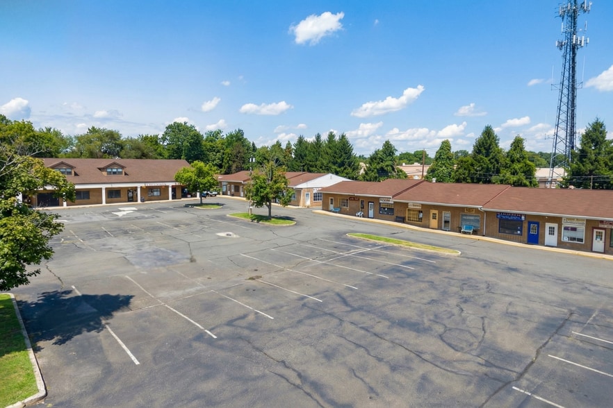 172-252 Scotch Rd, Ewing, NJ à louer - Photo principale - Image 1 de 5
