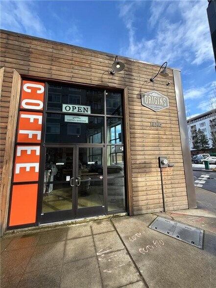 16390 Cleveland St, Redmond, WA for lease - Building Photo - Image 2 of 6