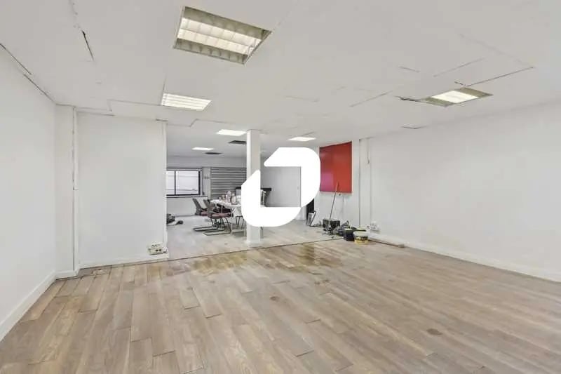 Flex in Cachan for lease - Interior Photo - Image 3 of 12