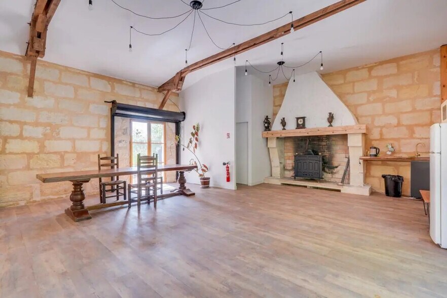 Office in Lormont for lease - Building Photo - Image 3 of 14