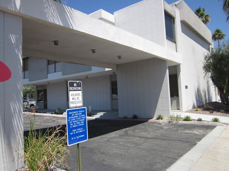 1733 N Palm Canyon Dr, Palm Springs, CA for sale - Building Photo - Image 2 of 35