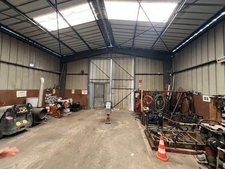 Flex dans Le Haillan à louer - Photo du bâtiment - Image 2 de 6