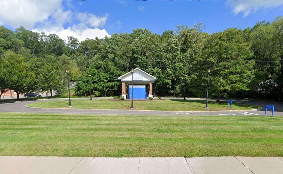 250 Main st, Victor, NY à vendre - Photo du bâtiment - Image 2 de 8