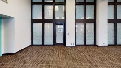 615 2nd Ave, Seattle, WA for lease Interior Photo- Image 2 of 10