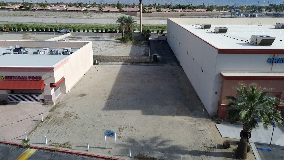 HWY 111, La Quinta, CA à vendre - Vidéo sur l’inscription commerciale - Image 3 de 11