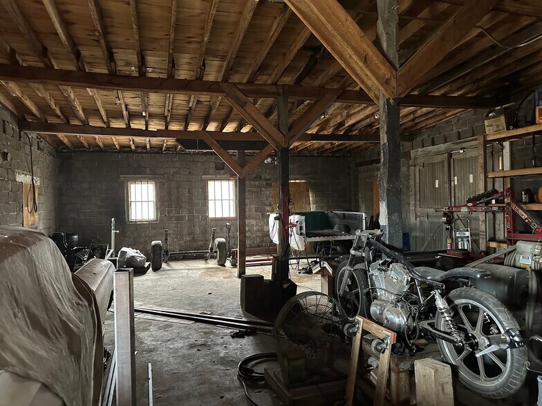 627 W Temperance Rd, Temperance, MI à vendre - Photo du bâtiment - Image 3 de 11