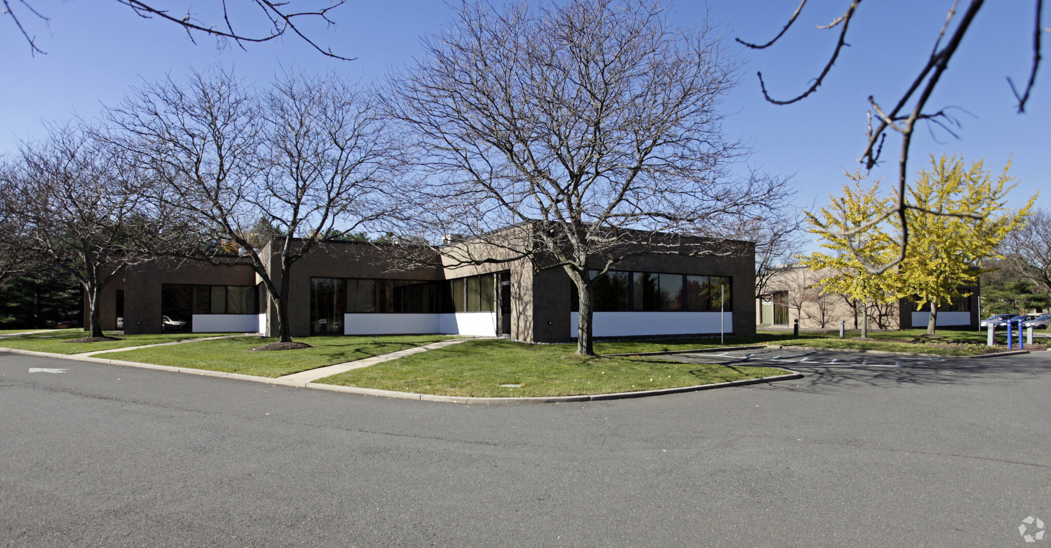 7 Centre Dr, Monroe Township, NJ for sale Primary Photo- Image 1 of 1