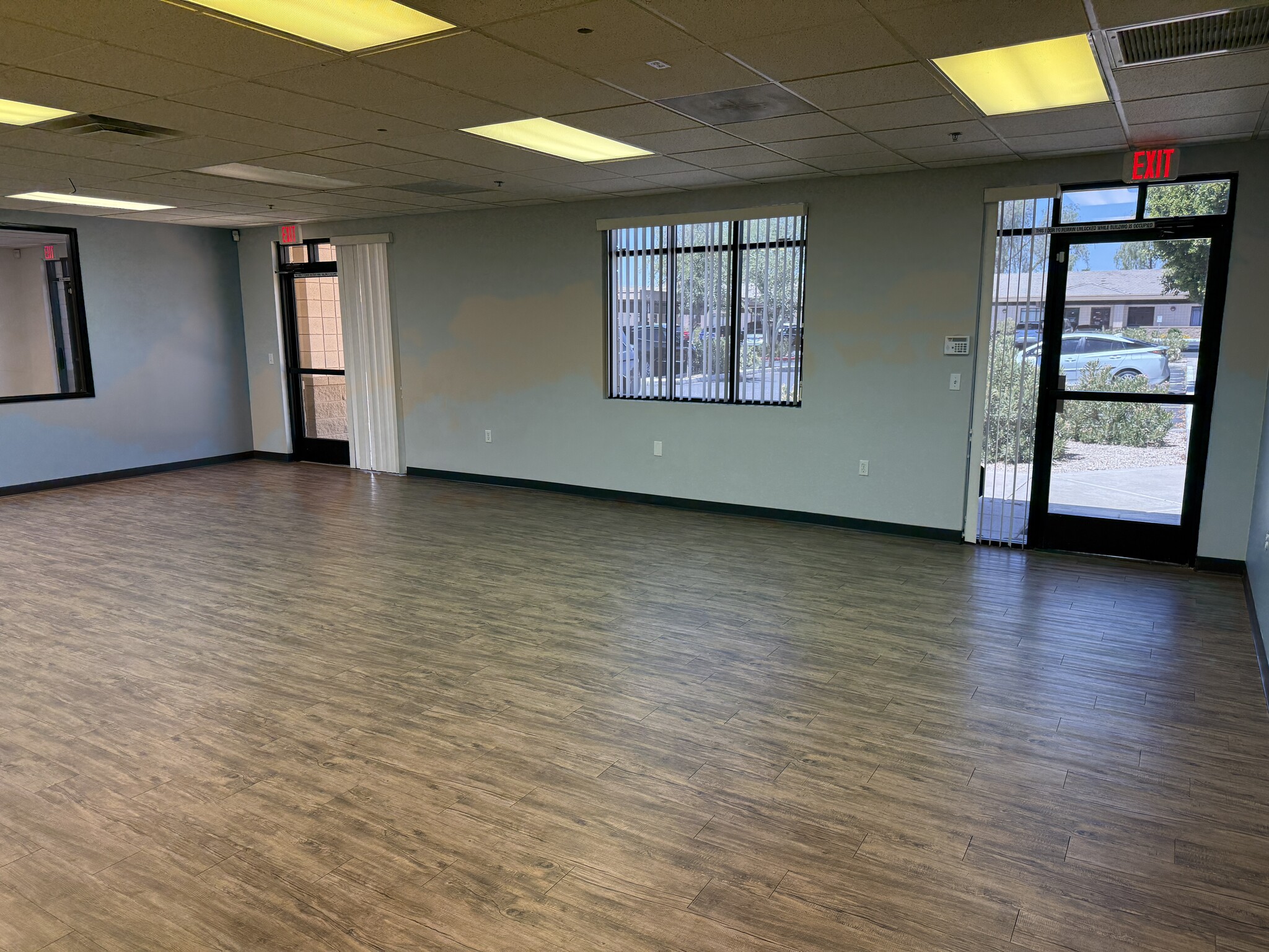 18001 N 79th Ave, Glendale, AZ for lease Interior Photo- Image 1 of 18