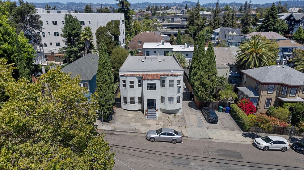74 Pearl St, Oakland, CA à vendre - Photo du bâtiment - Image 3 de 58