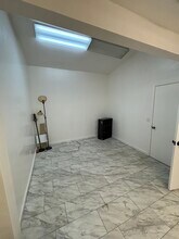 909 SE 47th Ter, Cape Coral, FL for lease Interior Photo- Image 2 of 2